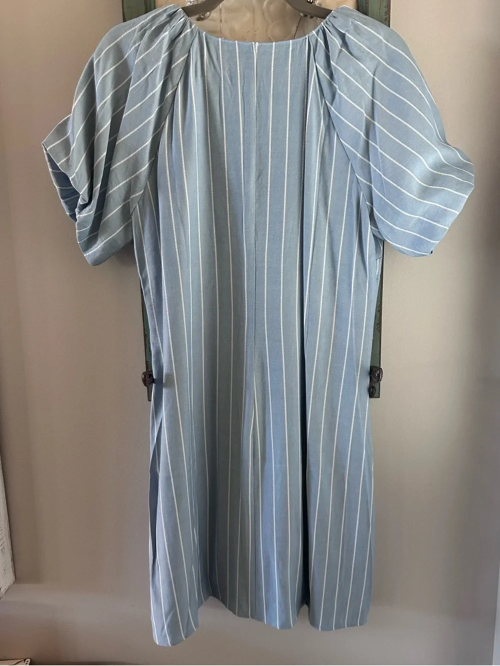 NWT Hem & Thread Blue and White Striped Dress with Puff Sleeves Large - Picture 5 of 5